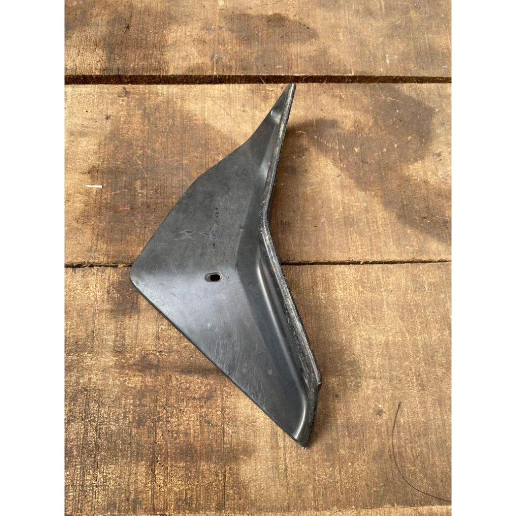 Louver cover dalaman sayap honda Supra x 125 helm in kiri original