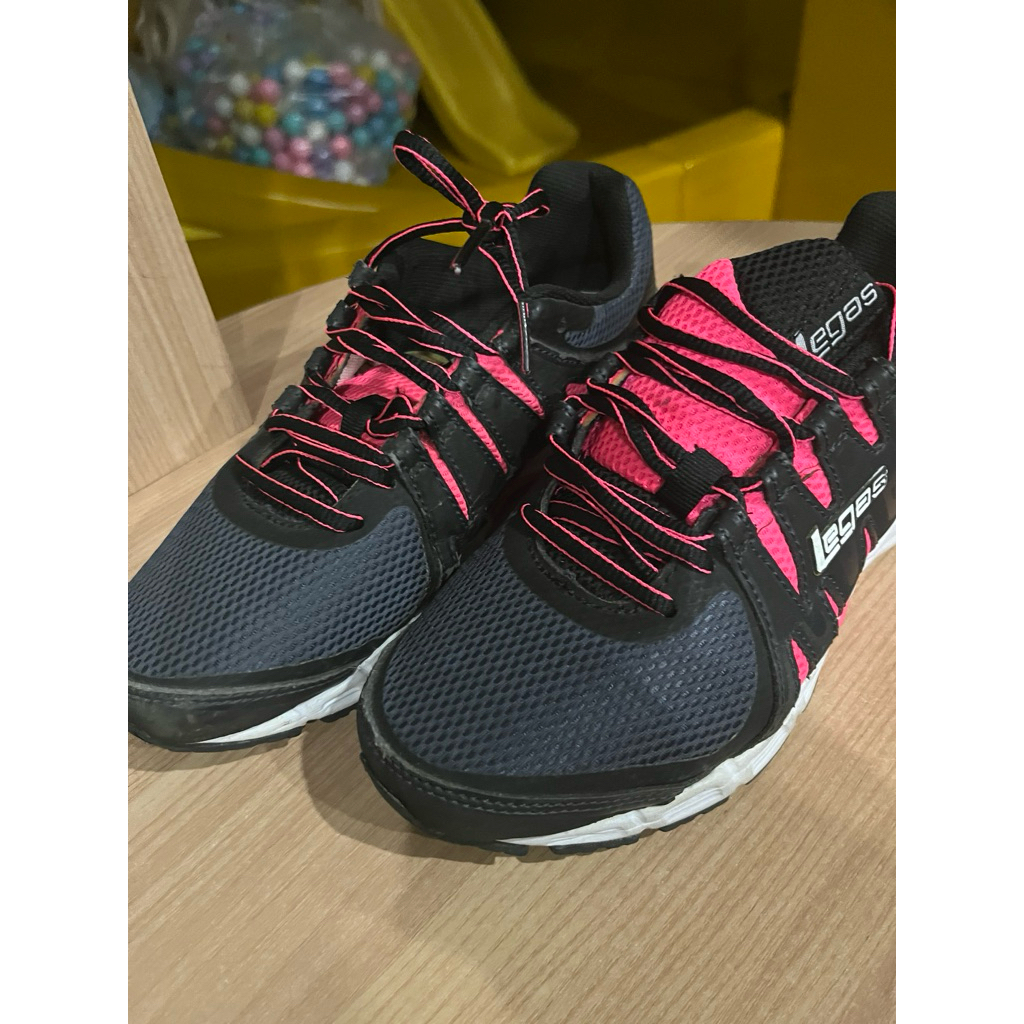 sneakers wanita legas