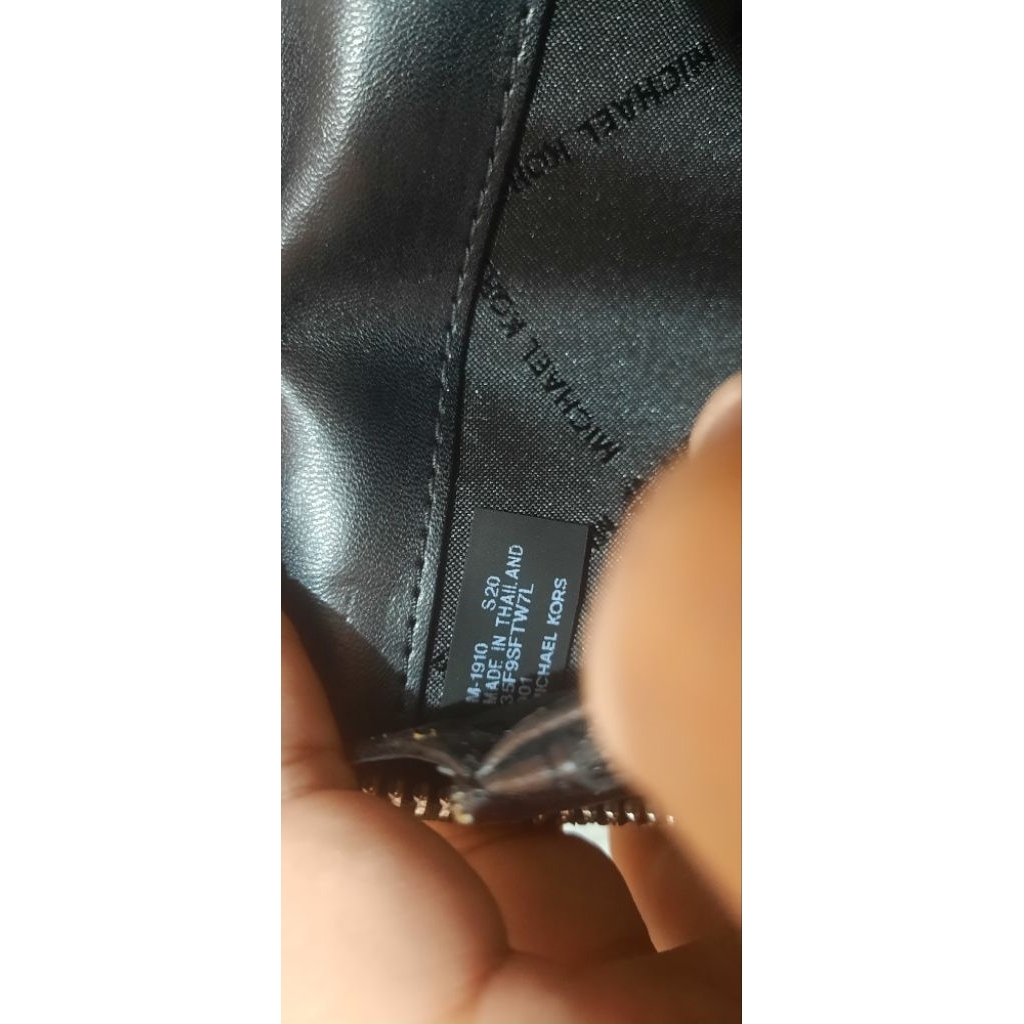 Mk dompet medium original