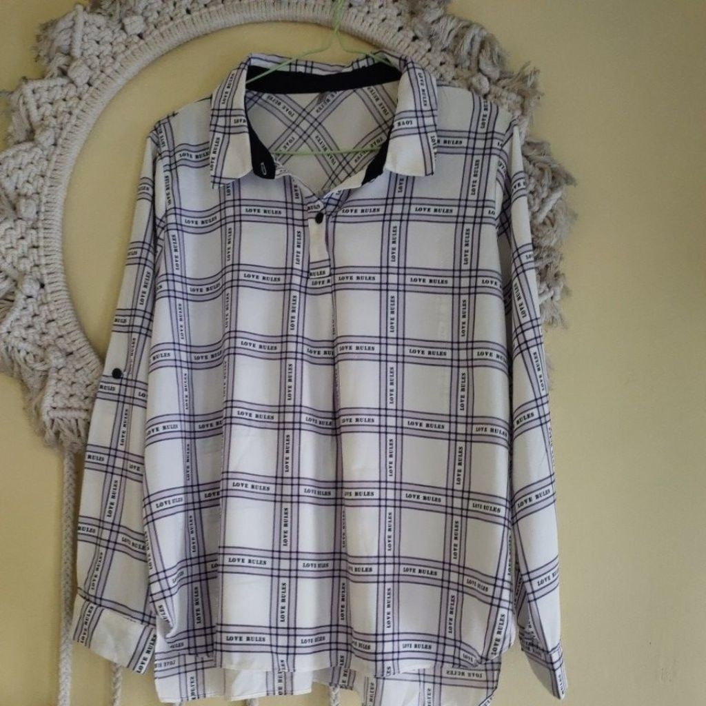 Atasan wanita putih motif PL