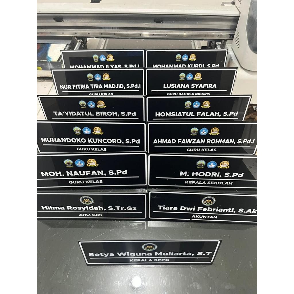 Papan Meja Papan Nama Meja Akrilik Papan Nama Meja Jual papan nama meja akrilik