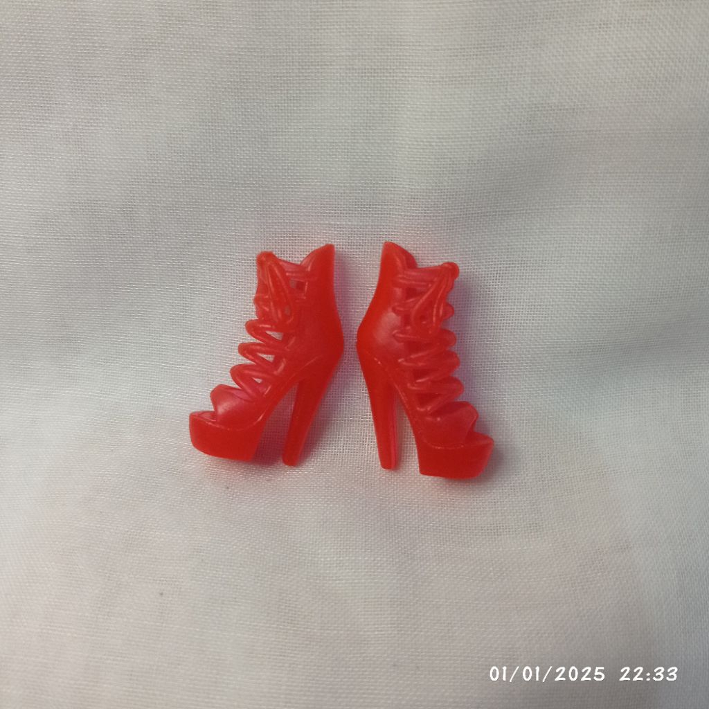 Sepatu high heels tali panjang boneka Berbi ori Mattel