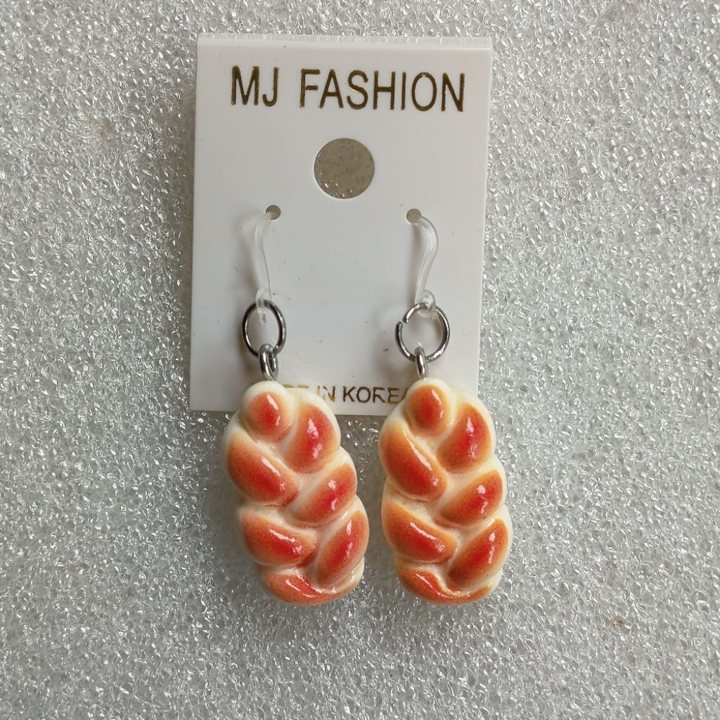 Sepasang anting anak dewasa kait plastik roti croisant