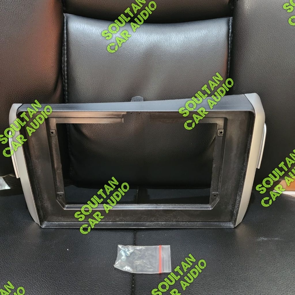 Frame head unit tv mobil android 9 inch mobil Toyota Innova Reborn 2016-2026
