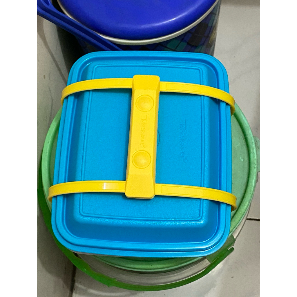 Kotak Bekal Tupperware