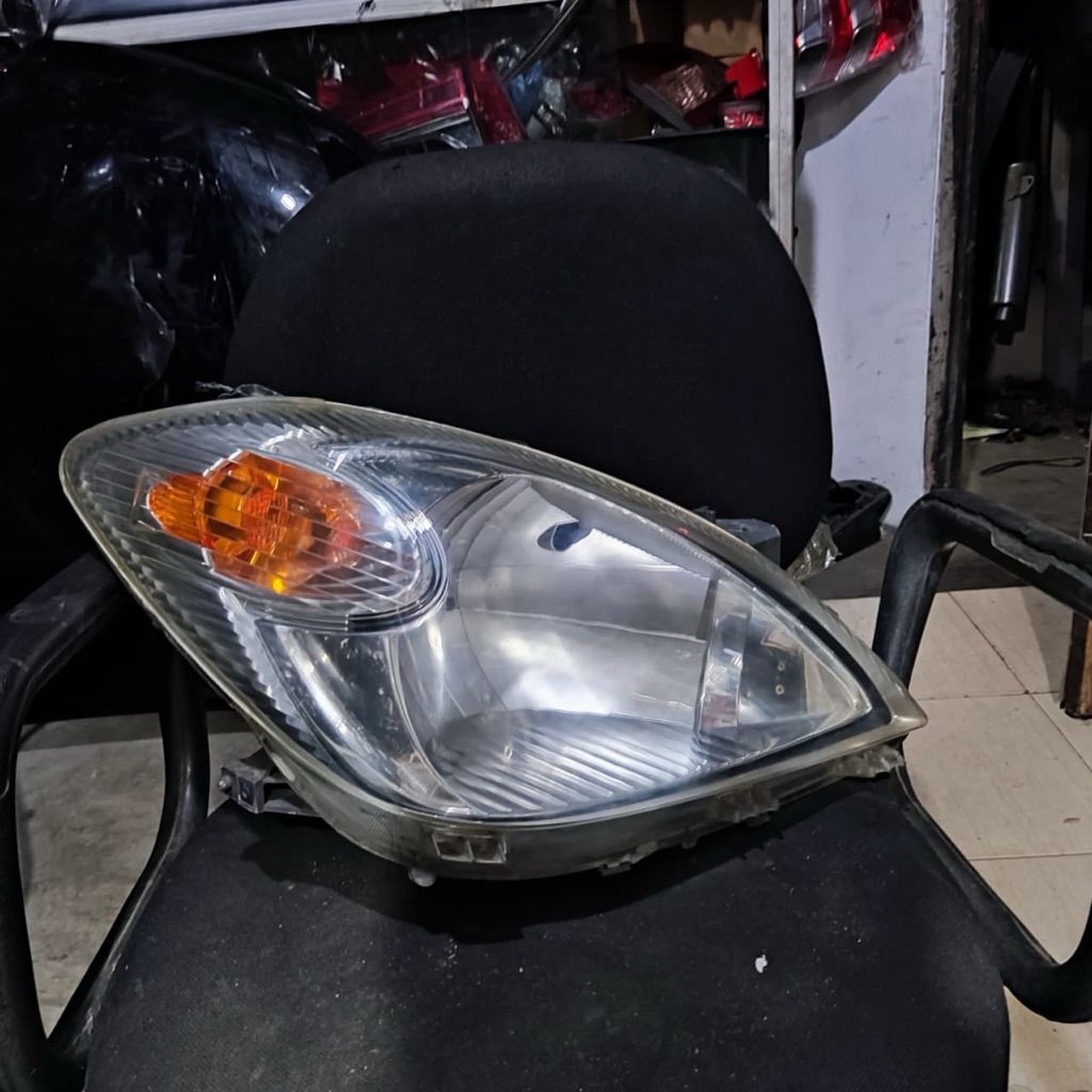 headlamp Avanza 2008-2010