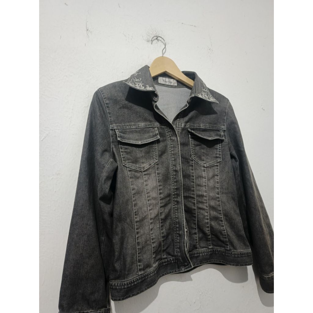 Denim Jaket Hitam