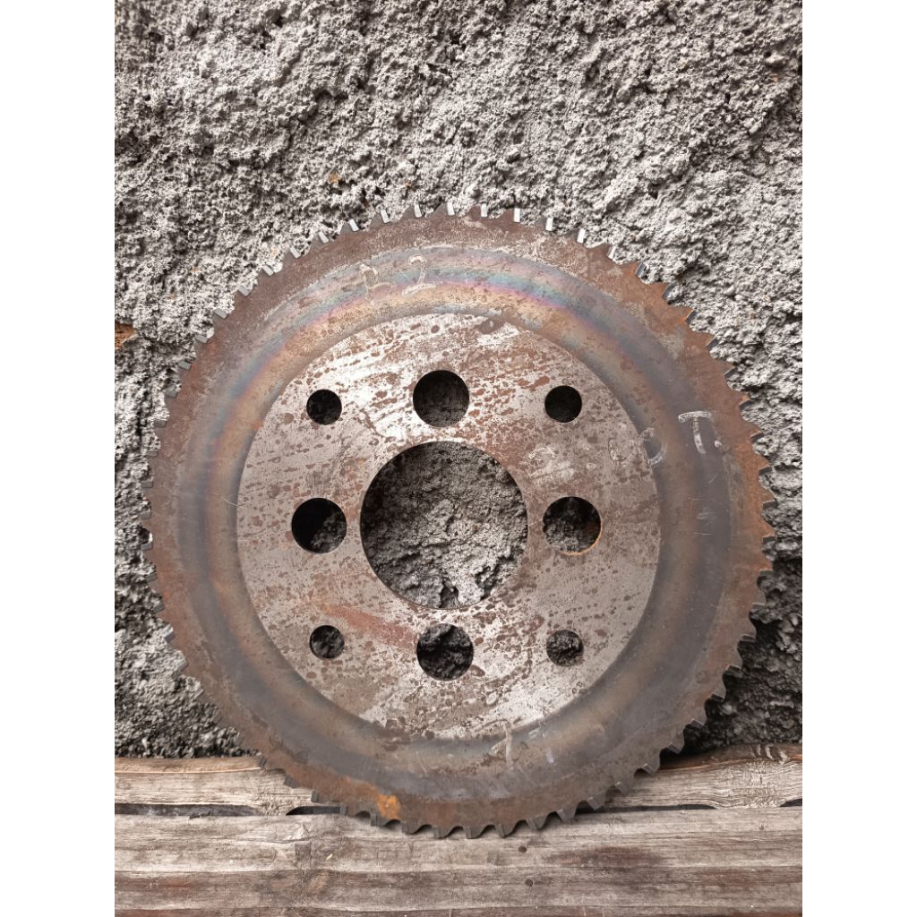 Gergaji besi bekas Dia 300 T 3mm lubang 9