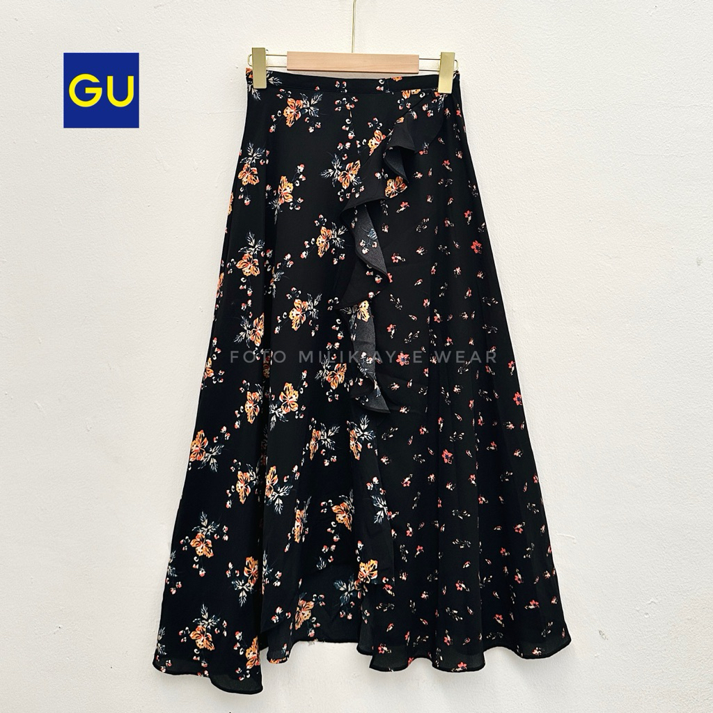 GU UNIQLO FLORAL SKIRT COMBI KOREAN STYLE
