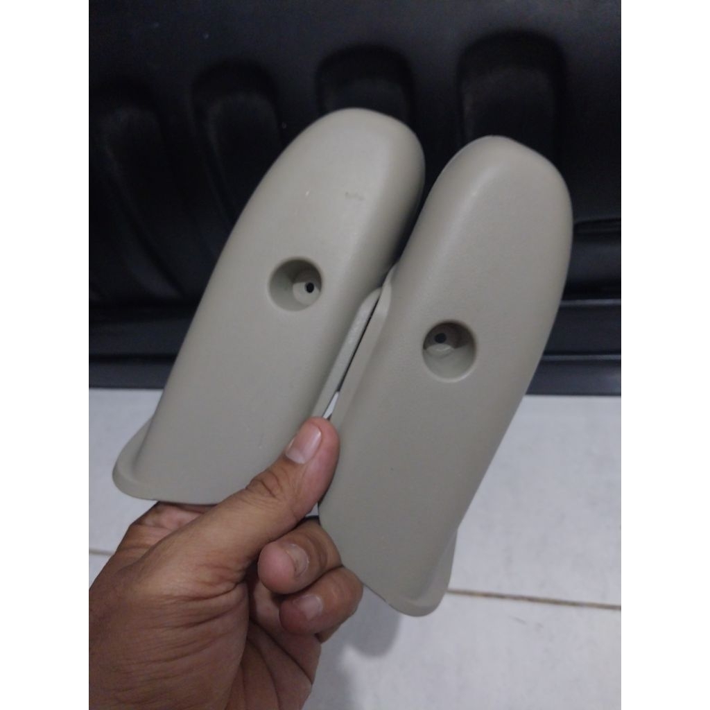 Cover baut jok Innova 2004-2008