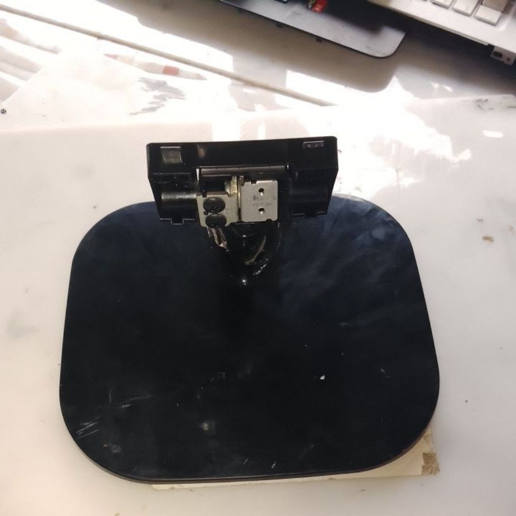 Kaki Monitor LG 20MP48A