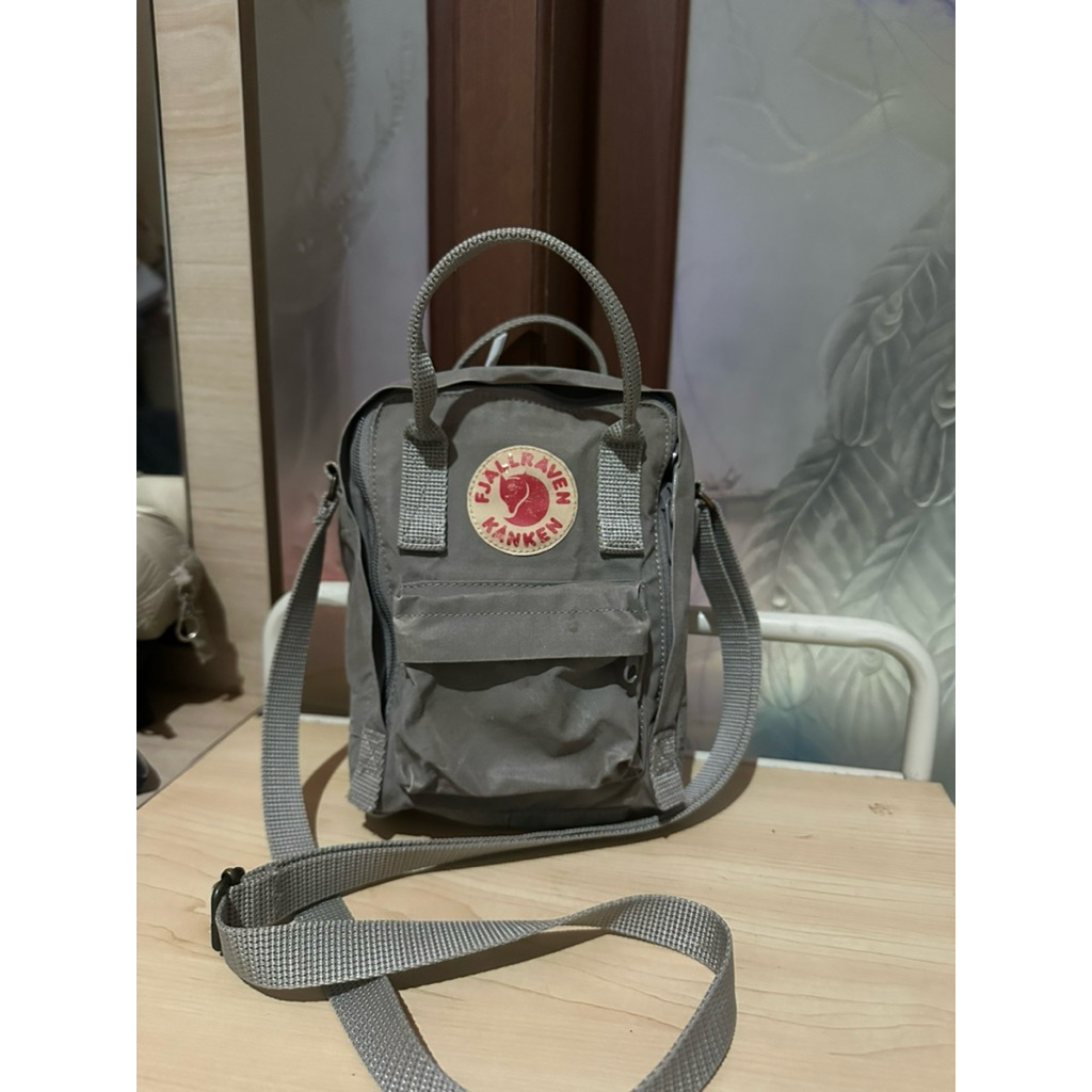 Kanken Fjallraven Sling Bag