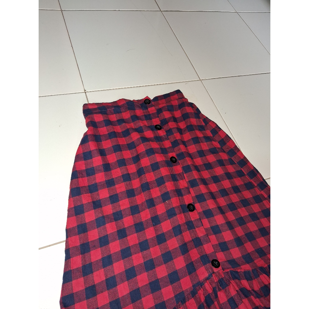 Rok Kotak Kotak hitam merah