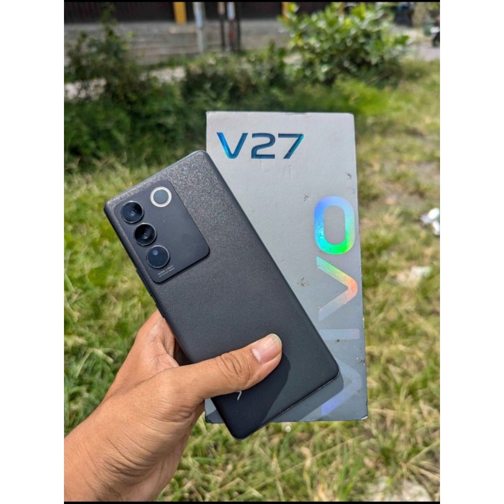 VIVO V27 5G RAM 8/256 SECOND