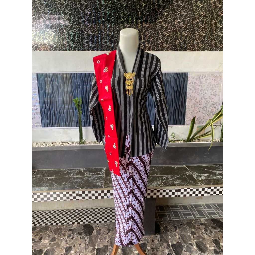 SETELAN KEBAYA LURIK KARTINI (( BAJU+ROK+SELENDANG))