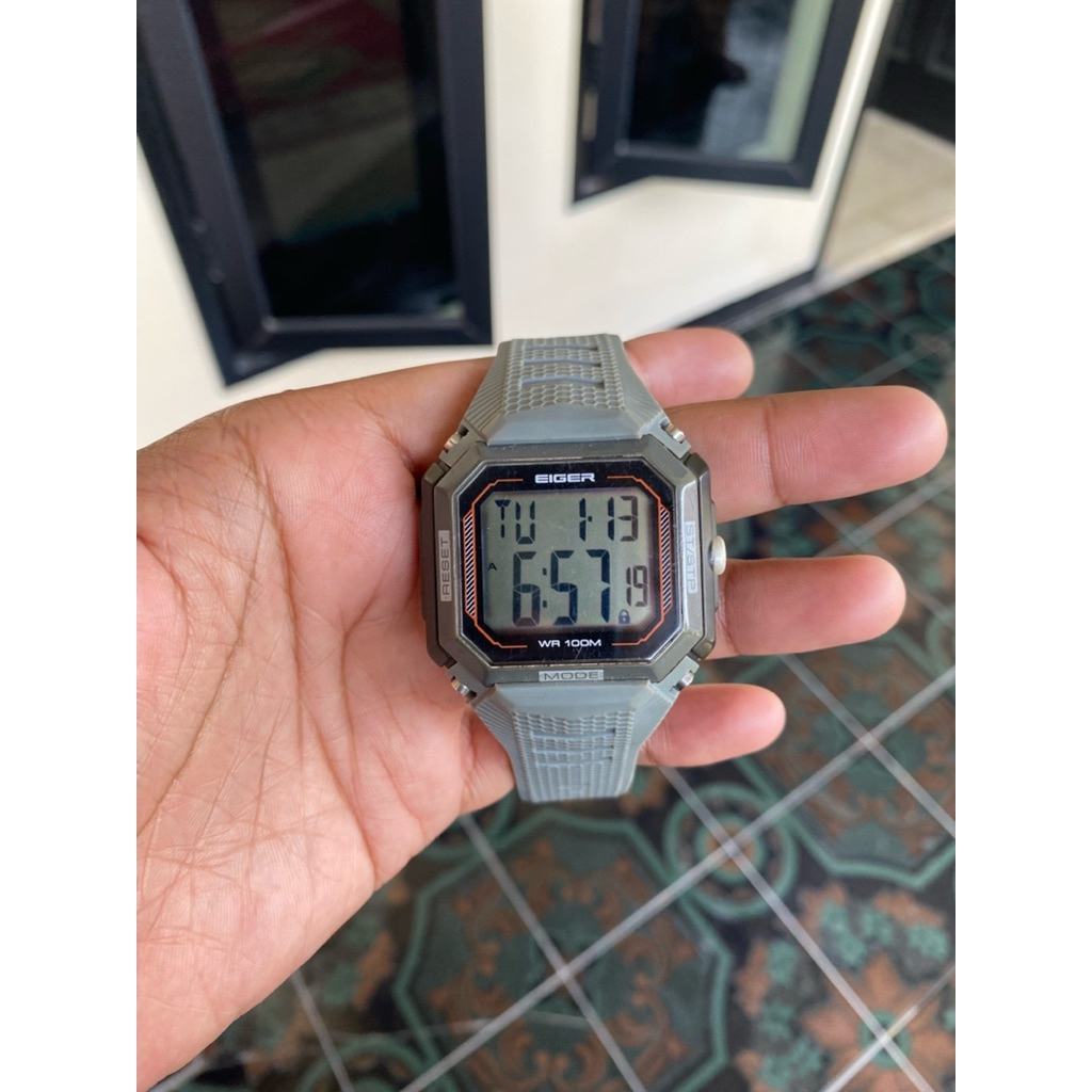 jam tangan eiger n849 touchscreen