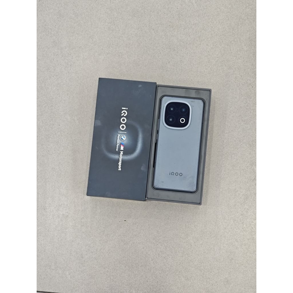 Iqoo 13 12/256 GB Fullset second Garansi Resmi