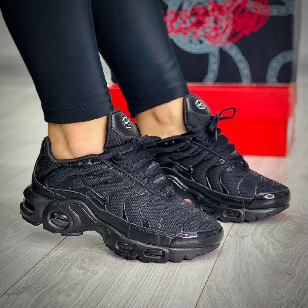 sepatu pria wanita sneakers hitam  sepatu sekolah trend