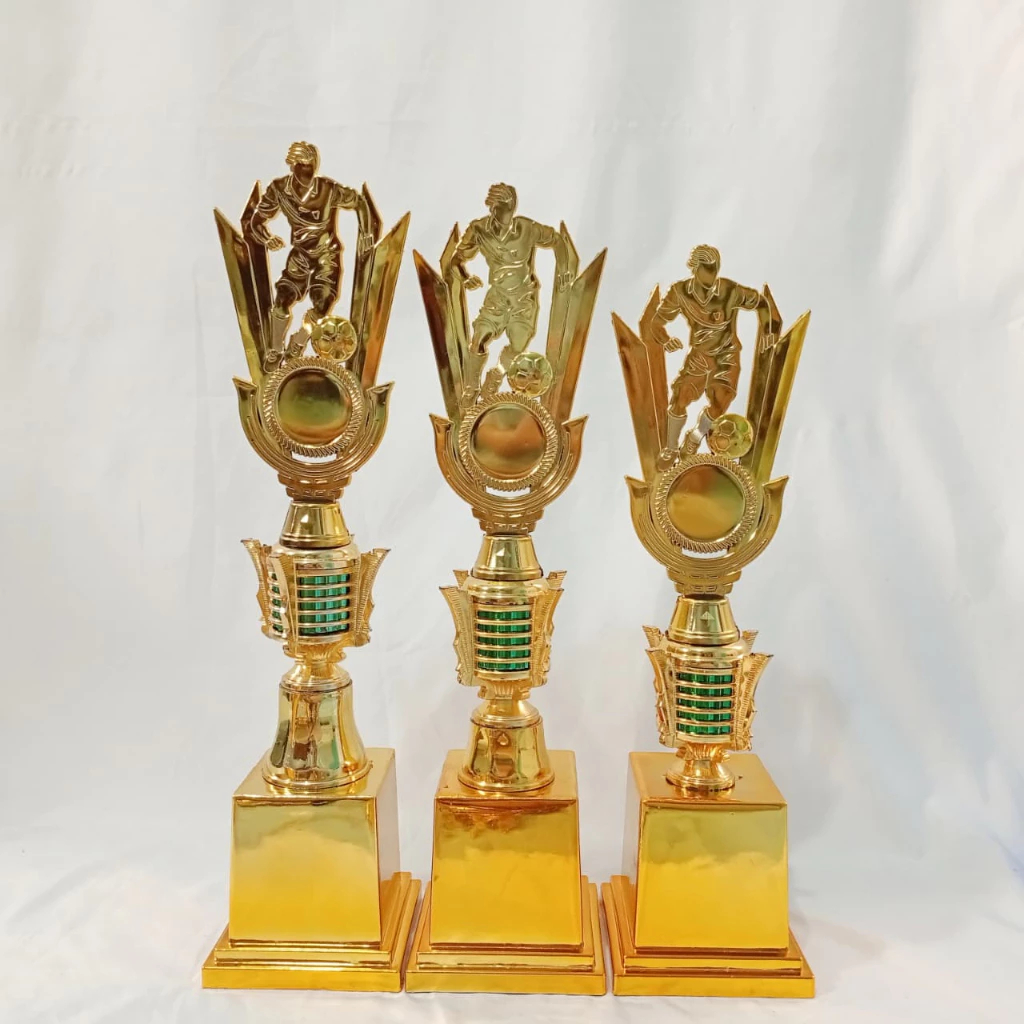 Piala set isi 3 tatakan emas pagoda piala kejuaraan