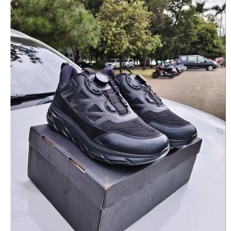 sepatu zioka vander tali putar full black sepatu running
