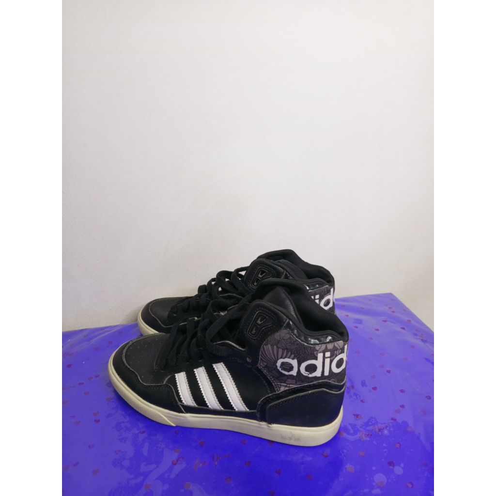 sepatu second brand Adidas