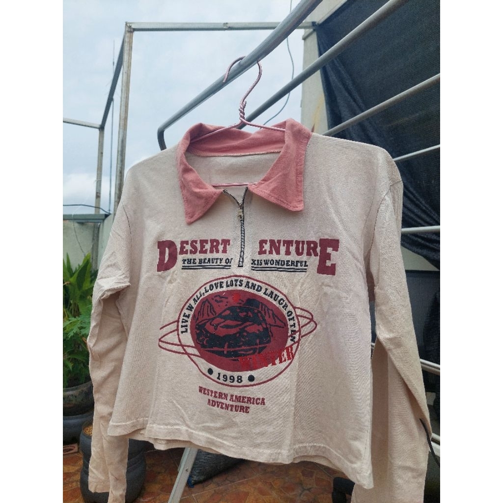 Atasan Wanita Crop Top Lengan Panjang Resleting Depan Warna Cream Pink