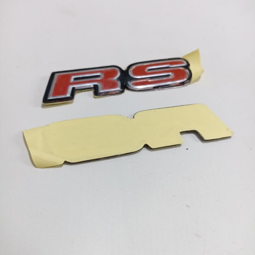 Emblem Logo Tulisan Rs Merah Mobil Honda Sudah dilengkali Lem Perekat