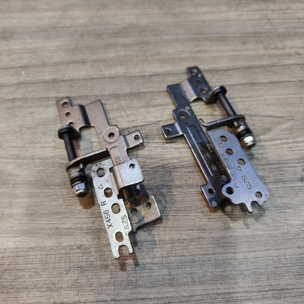 Engsel Asus A456U kondisi second masih bagus