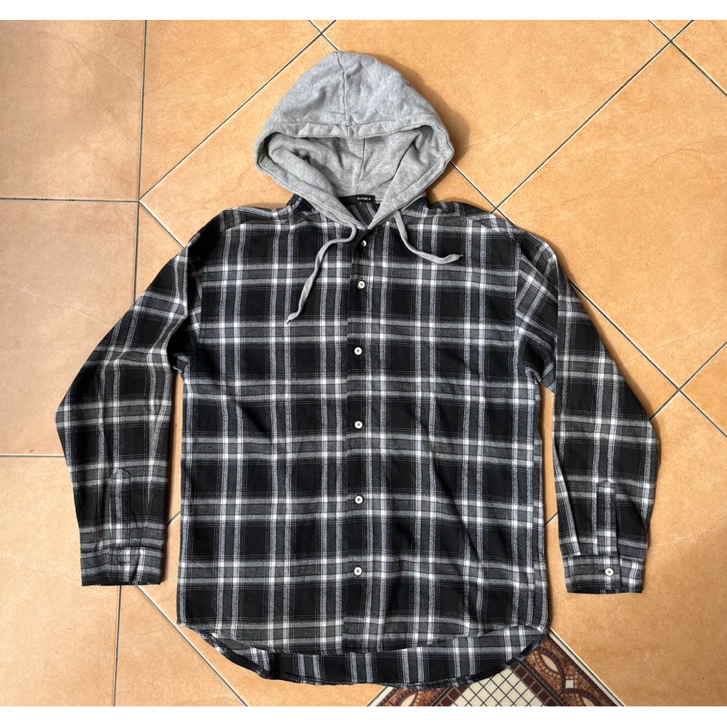 Preloved Flannel Hoodie motif veterano