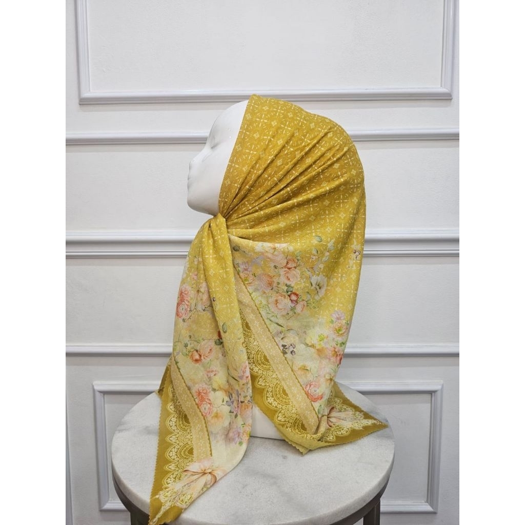 KERUDUNG SEGI EMPAT VOAL MOTIF BUNGA JASMIN KUNING