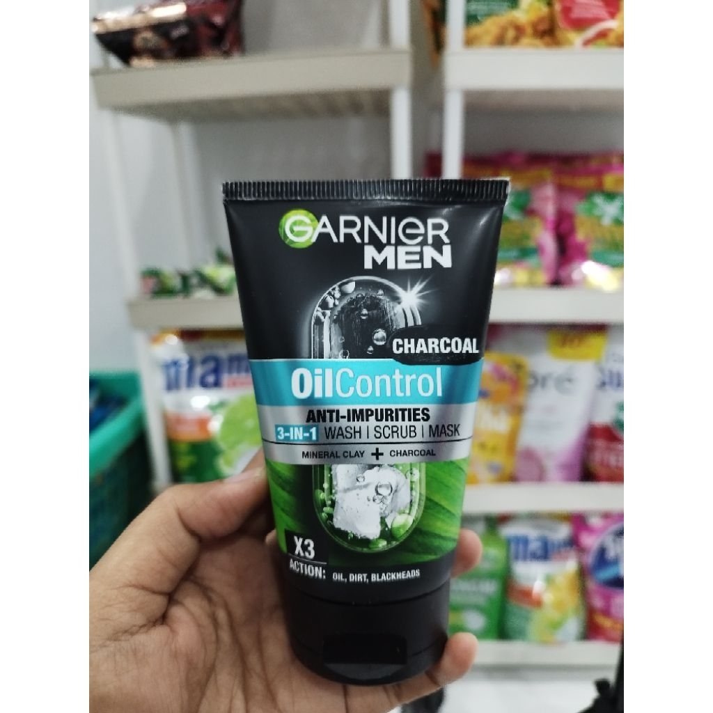 Sabun Pembersih Wajah Pria Garnier 100ml - Oil Control Charcoal