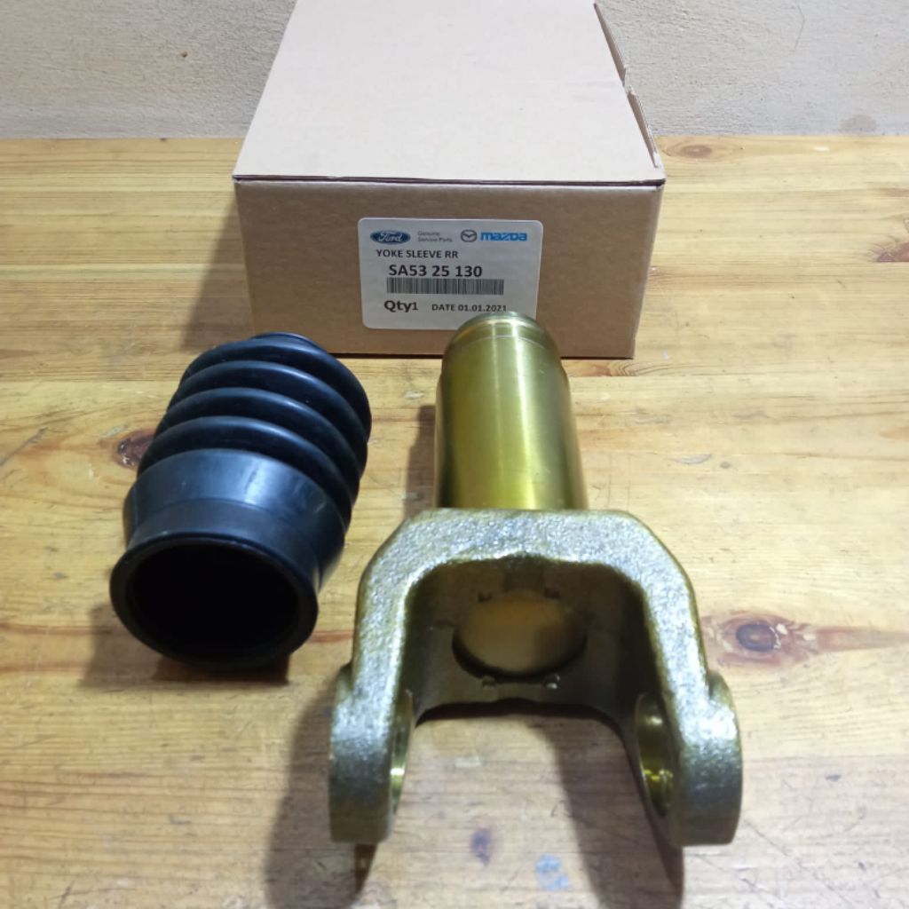 Yoke Sleeve Rear Belakang Ford Ranger/Mazda