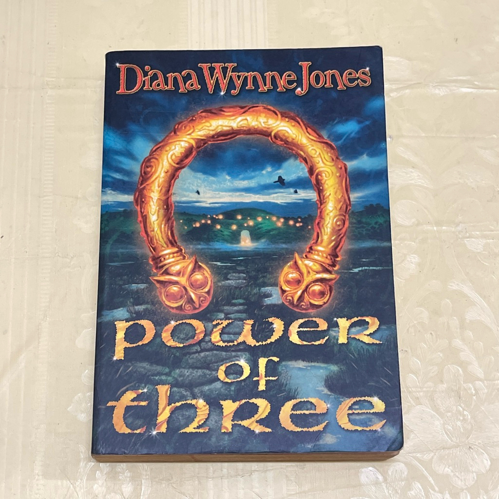 NOVEL Power of Three DIANA WYNNE JONES