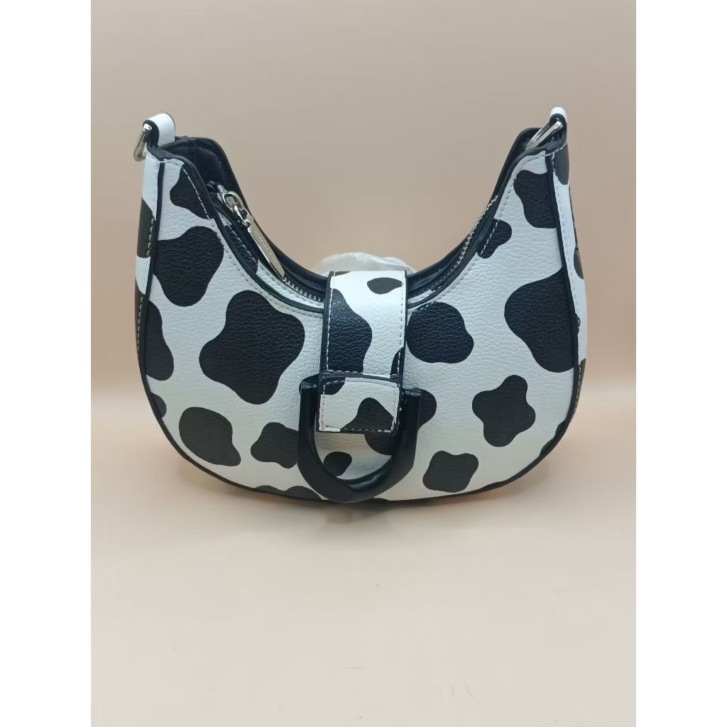 Tas ITZY x CHARLES & KEITH