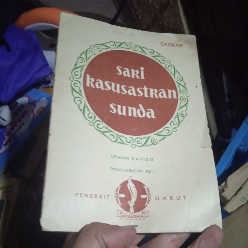 buku Sari kasusastraan Sunda, buku original Edjaan lama