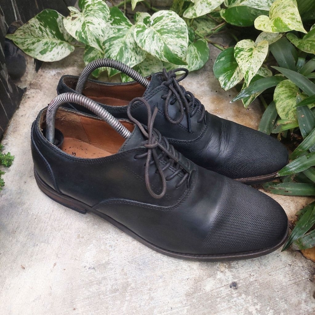 Sepatu pantofel second clarks plus size 41(25,5cm)