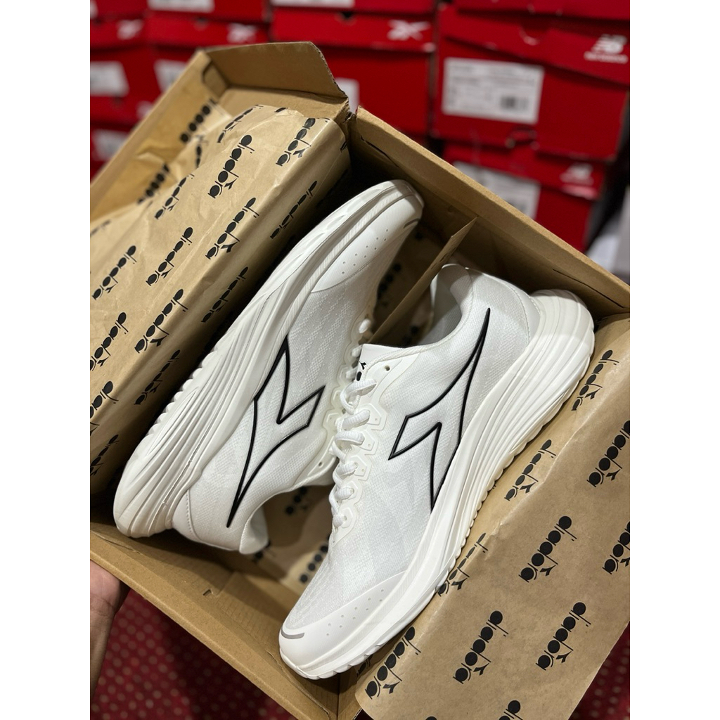 Diadora Nazil Running Men White Original BNIB