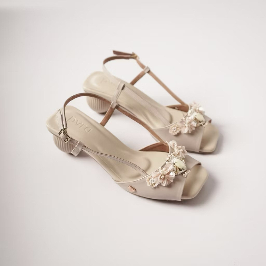 [PRELOVED] PVRA Sandal Wanita Jennie Heels Ash Ivory size 37