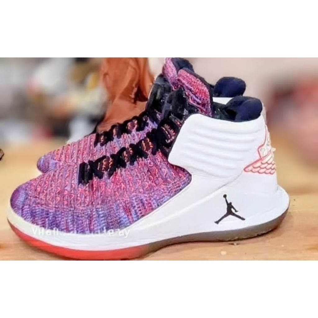 Air Jordan Edisi Final 32 size 43