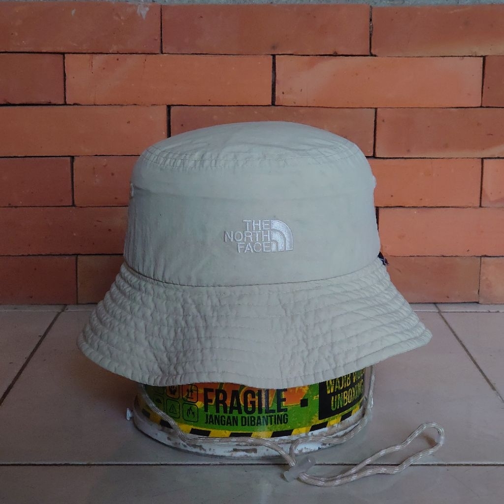 TOPI OUTDOOR BAKET RIMBA TNF ORIGINAL