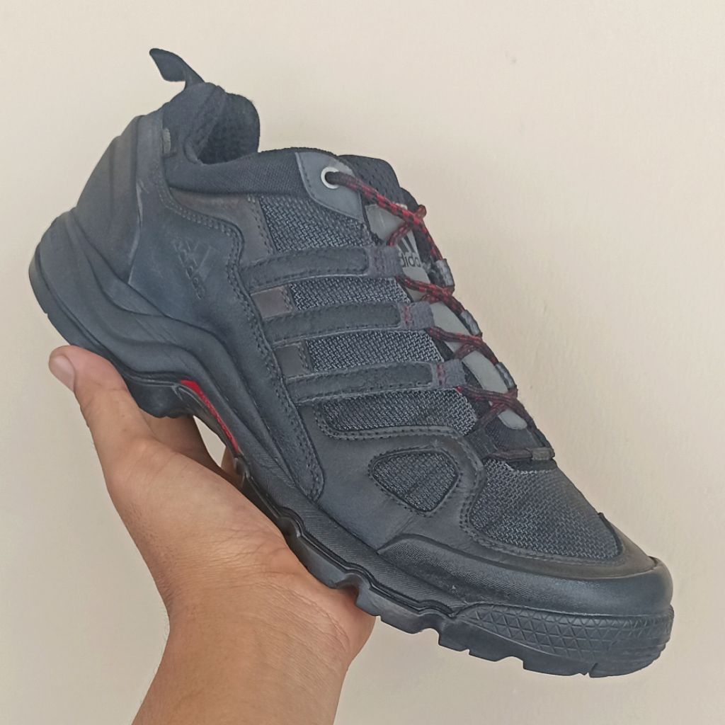 Sepatu Outdoor Adidas Goretex Waterproof Vintage Pairs 2010
