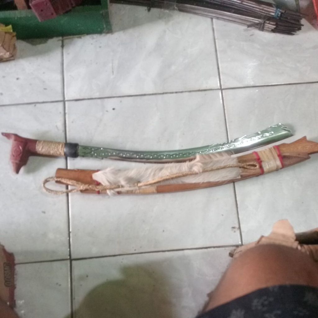 Mandau Jimpul asli+anak mandau