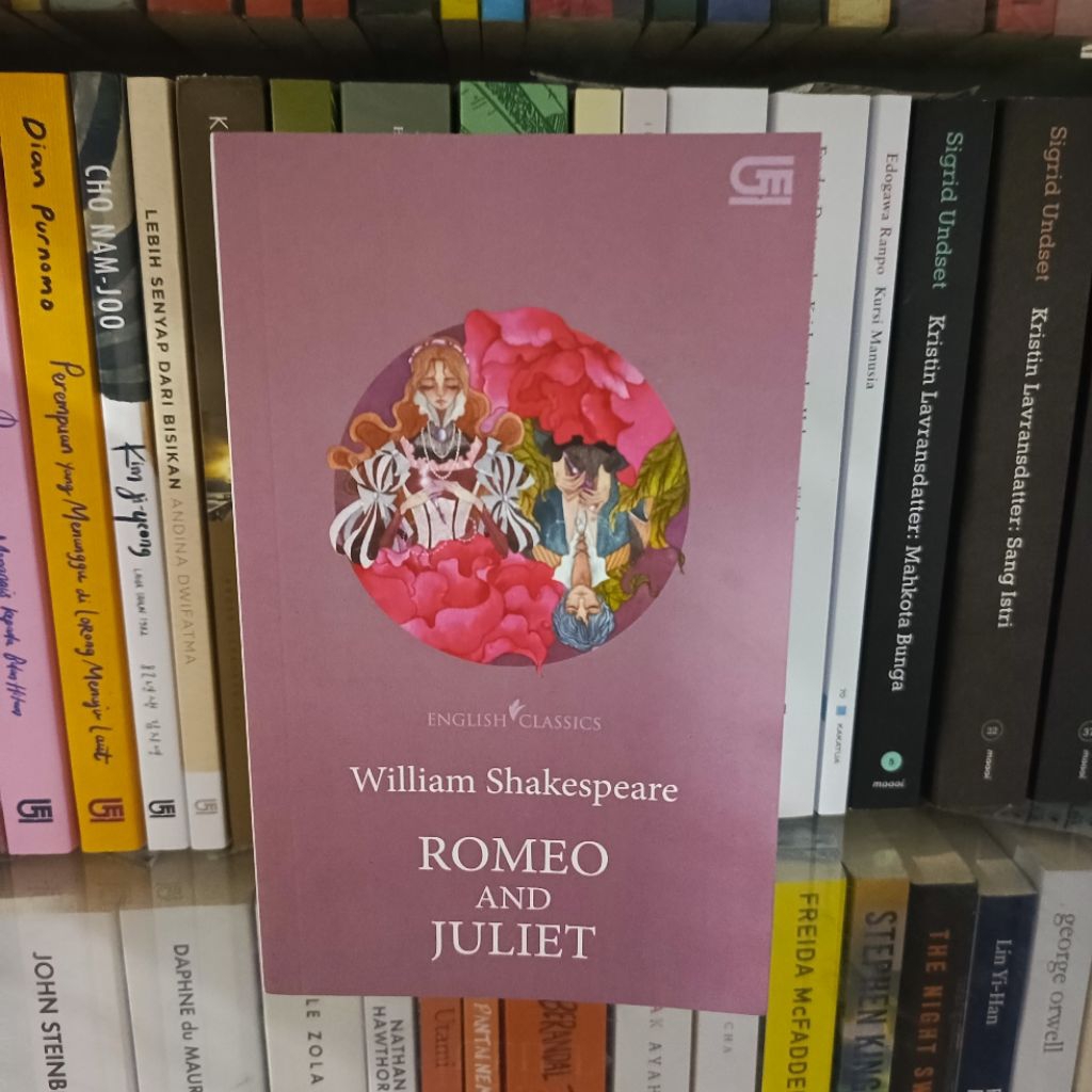 Romeo & Juliet by William Shakespeare