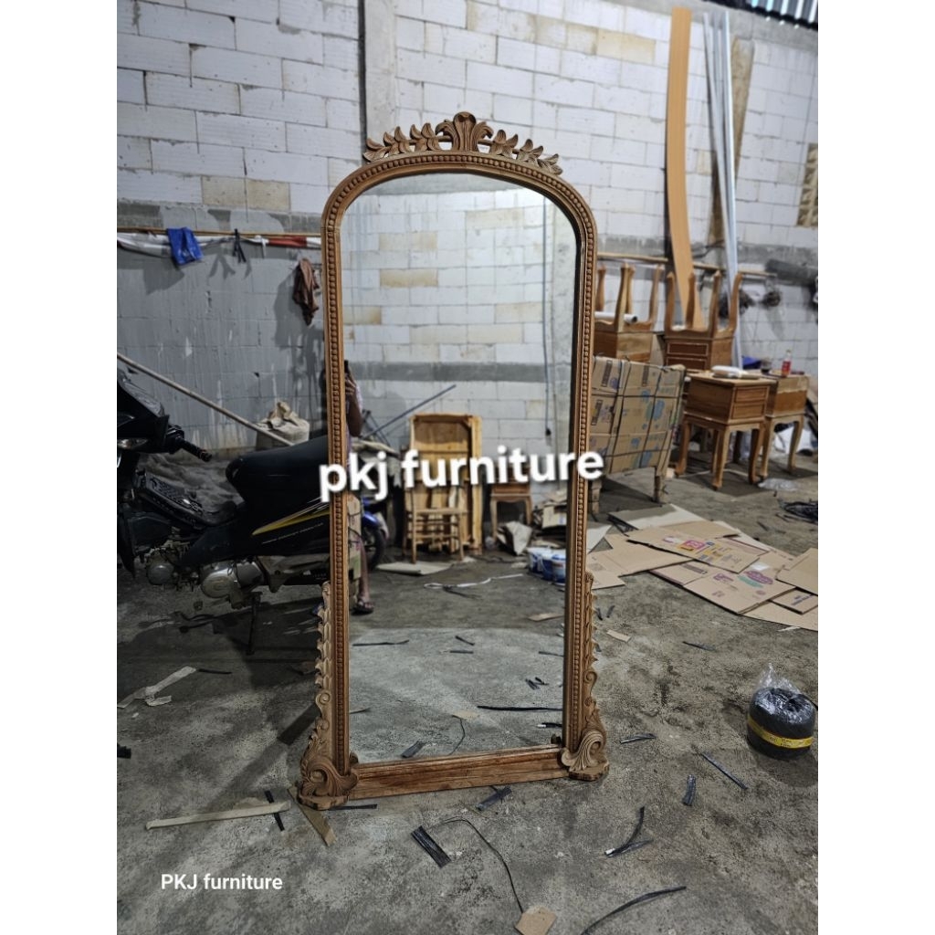 figura kaca ukir jepara