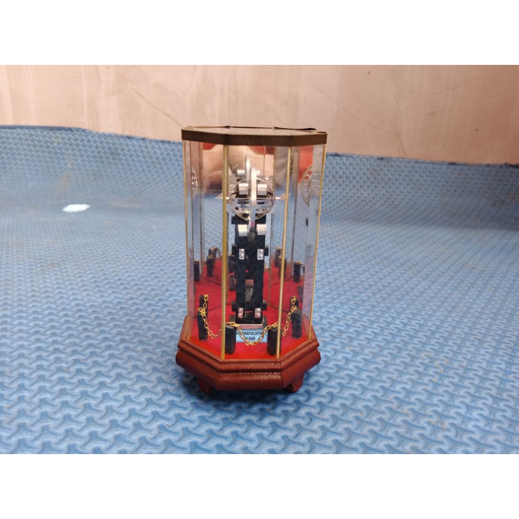 Pajangan Miniatur Tugu Khatulistiwa Kalbar Pontianak