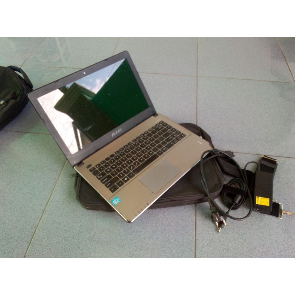 laptop Asus core i3 gen3 slim oke siap pakai