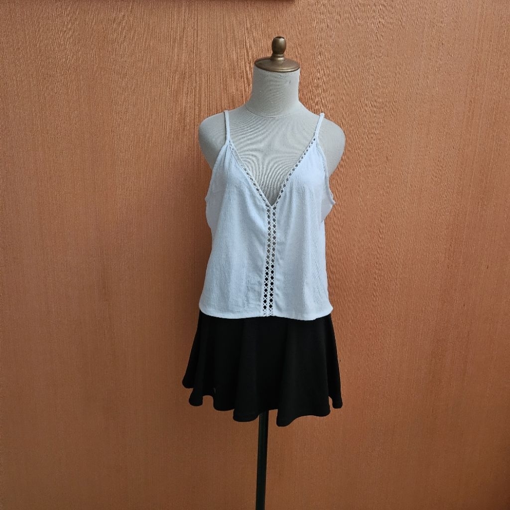 atasan tank top wanita putih DIVIDED H&M cewek L blouse cute crop top sexy santai