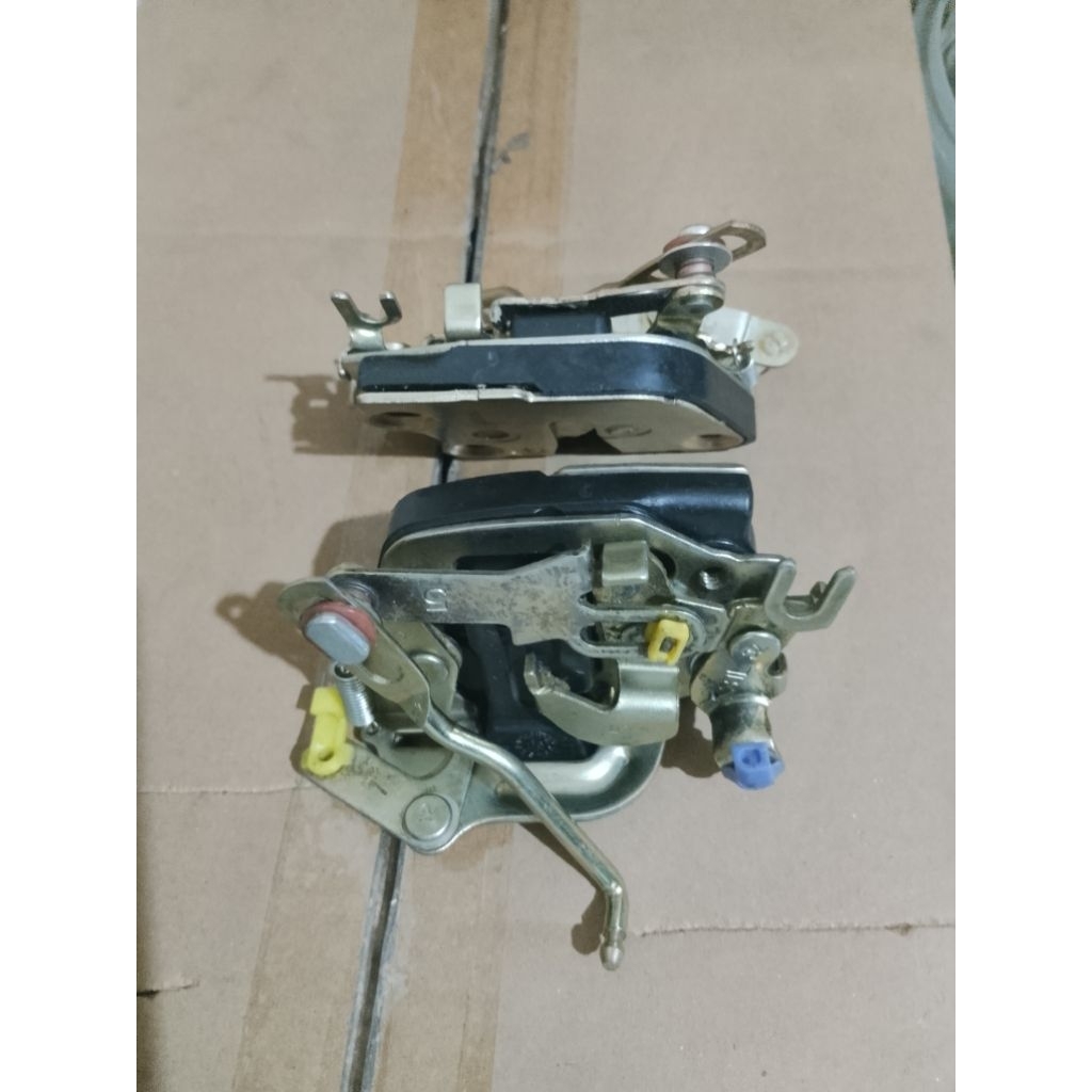 Door LOck Depan kiri 5K Kijang Super KF40, kunci pintu depan belakang mobil