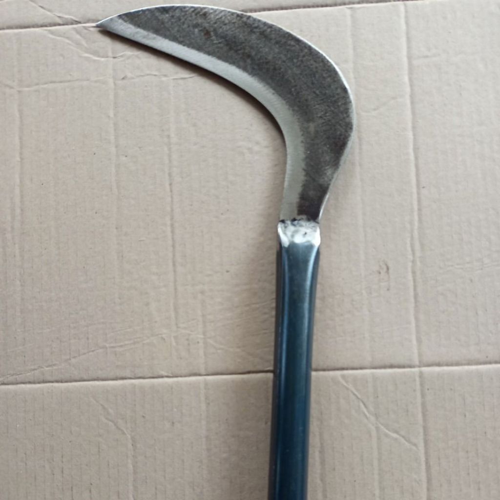 Alat Berkebun  Sabit Aret  Pengaritan Bahan Gergaji Slendang  Panjang Total 35 cm  Untuk Rumput Dan 
