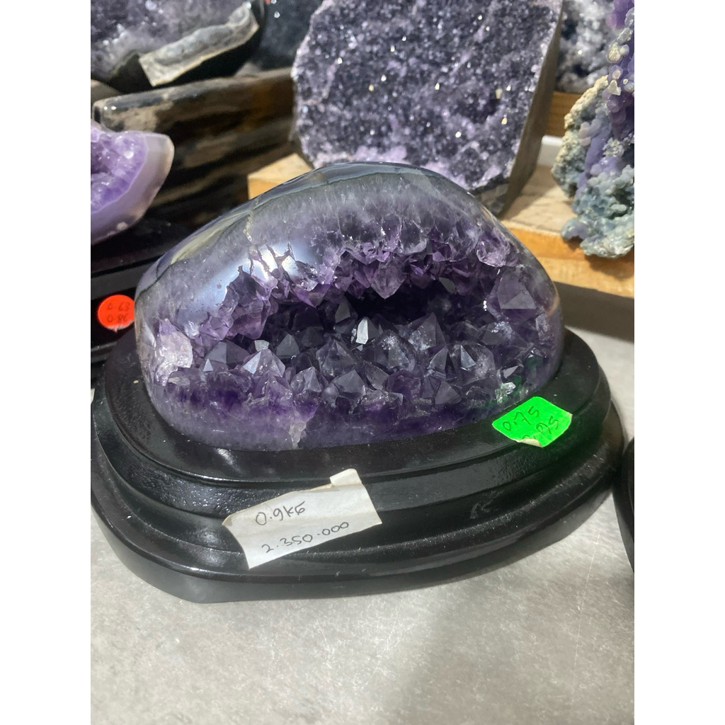 moneybag amethyst Uruguay